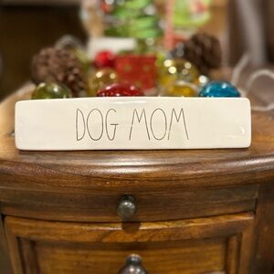 Rae Dunn DOG MOM in Gold Letters Ceramic Plaque BRAND NEW!!